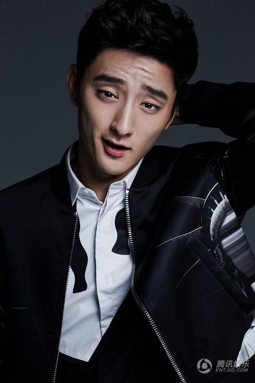 于小彤个人资料照片,青春洋溢的影视新星，颜值与演技并存