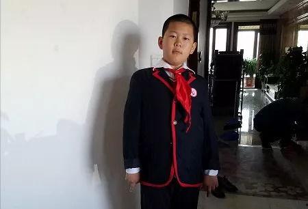 任嘉诚明星,璀璨星途，闪耀舞台的青春偶像