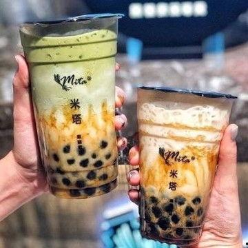 女孩子喝奶茶的照片,奶茶控女孩的幸福时光