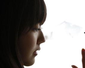 铃木爱理家庭生活照,温馨家庭生活照背后的甜蜜时光