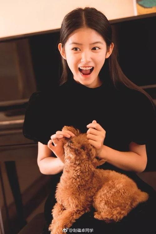 赵蕴卓照片,光影中的青春印记